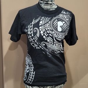 Barefoot Brand Hawaii Polynesian Print Black Tshirt